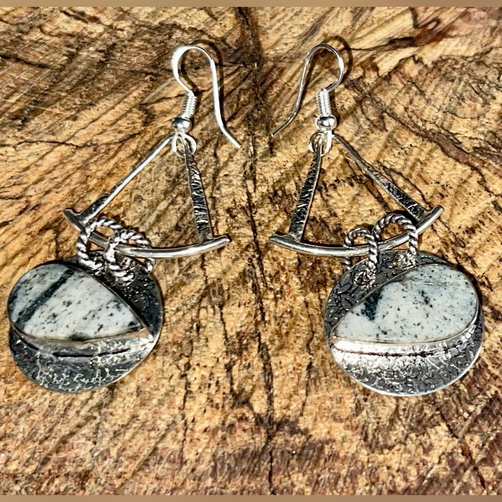 K2 Jasper in Granite Earrinngs 2 1/2” - Picture 4 of 8